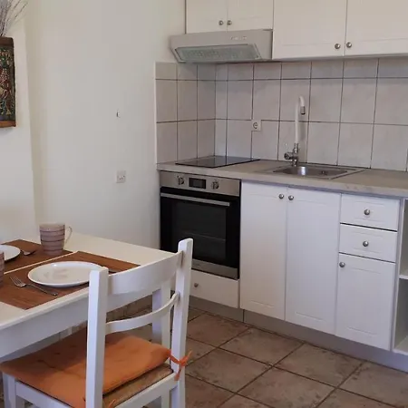 Apartment Ikos And