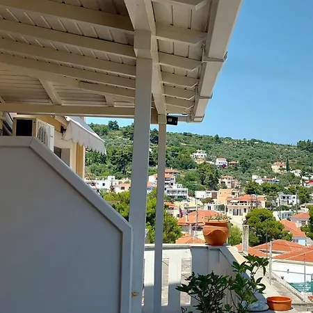 Apartament Ikos And *