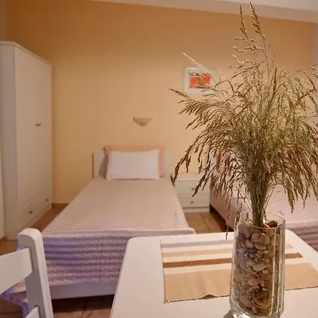 Apartament Ikos And *