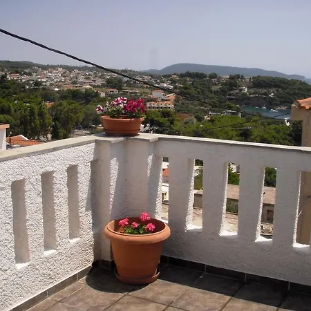 Apartment Ikos And