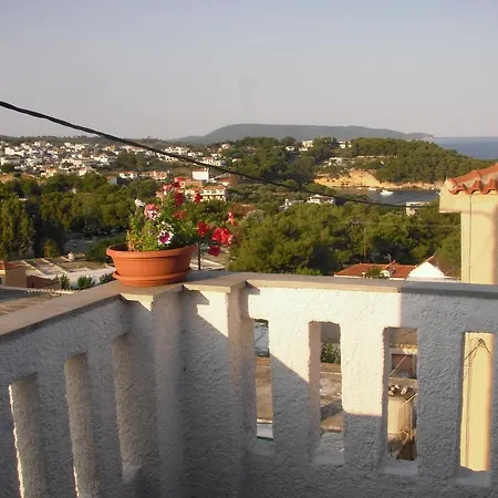Apartment Ikos And