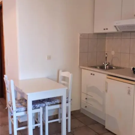 Ikos And Apartment Patitiri (Alonnisos)